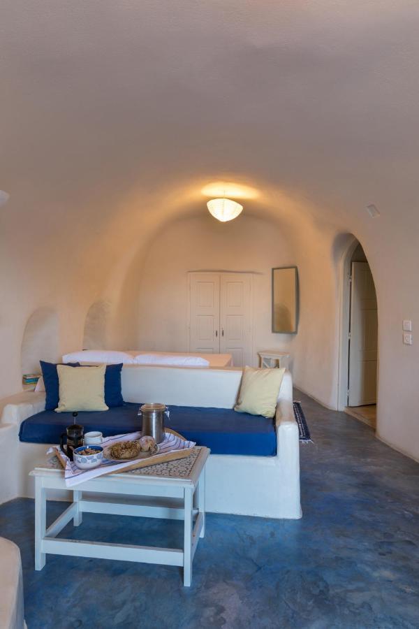Caveland Hostel Karterados  Bagian luar foto