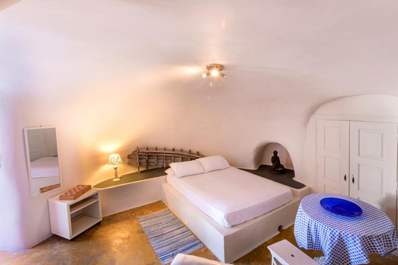 Caveland Hostel Karterados  Bagian luar foto