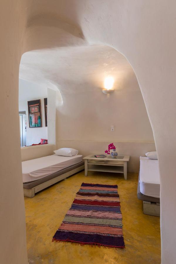 Caveland Hostel Karterados  Bagian luar foto